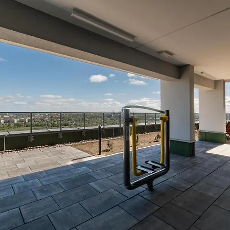 Family & Business Sauna Baltic Horizon Premium - 3 Bedroom With Private Sauna, Jacuzzi, Rooftop Gym & Panoramic Terrace, Balcony, Underground Garage דירה גדנסק