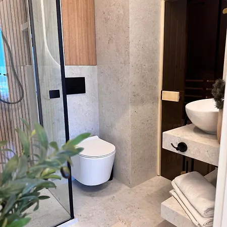 Family & Business Sauna Baltic Horizon Premium - 3 Bedroom With Private Sauna, Jacuzzi, Rooftop Gym & Panoramic Terrace, Balcony, Underground Garage Apartmán *